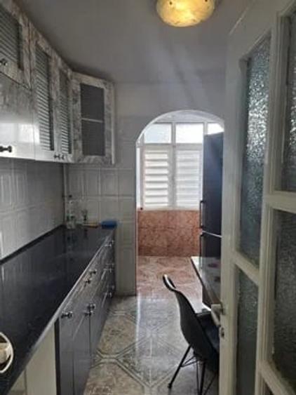 Apartament cu 3 camere decomandat în Nicolina