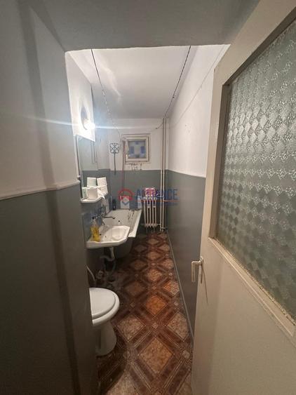 Apartament cu 2 camere semidecomandat în Km 4-5
