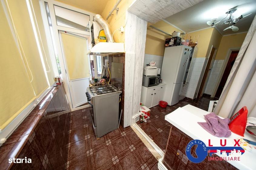 Apartament cu 3 camere decomandat în Babadag