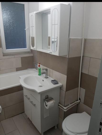 Apartament cu 2 camere decomandat în Cornișa