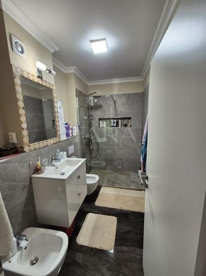 Apartament cu 3 camere decomandat, mobilat în Chinteni