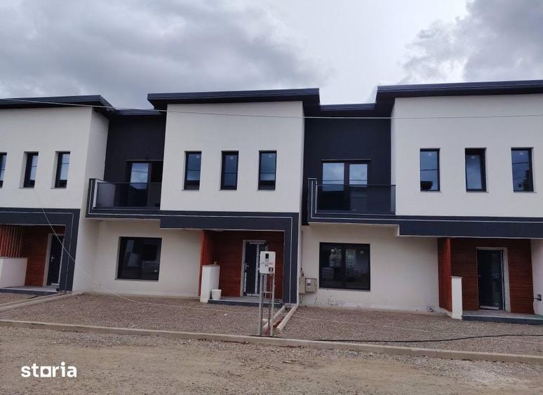 Casă cu 4 camere cu Teren 50 Mp în Valea Lupului
