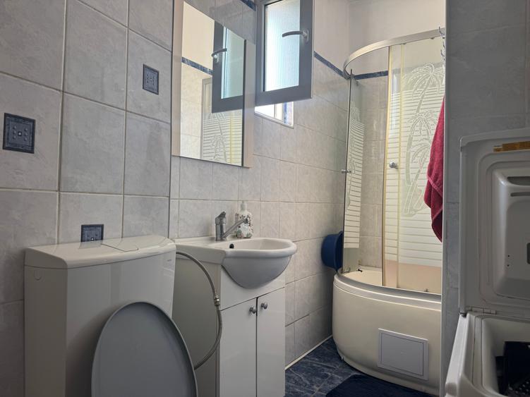 Apartament cu 2 camere semidecomandat în P-ța Ovidiu