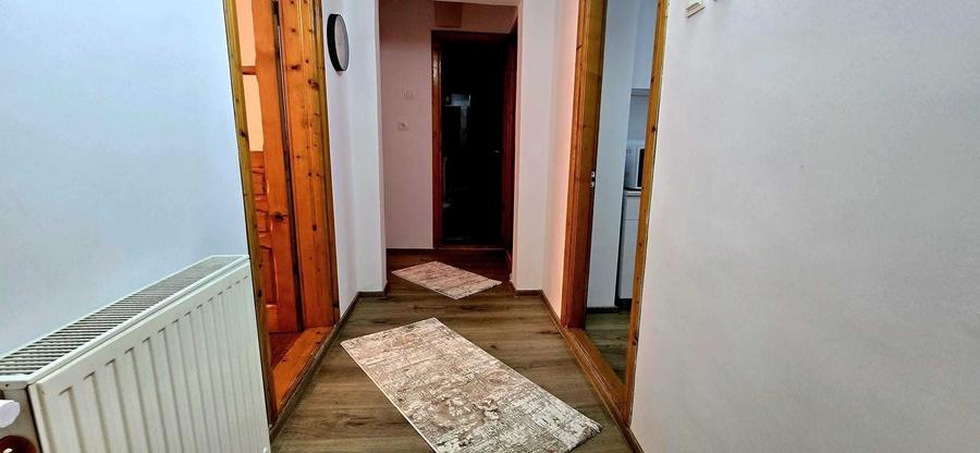 Apartament cu 3 camere decomandat în Micro 11