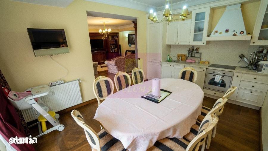 Apartament cu 4 camere decomandat în Clăbucet