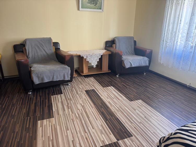 Apartament cu 2 camere semidecomandat în P-ța Ovidiu