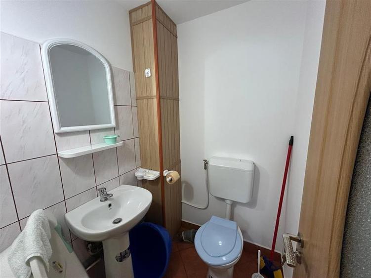 Apartament cu 3 camere decomandat, mobilat în Brăilei
