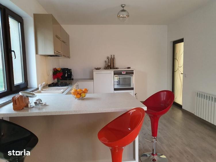 Casă cu 5 camere cu Teren 670 Mp în Mihai Eminescu