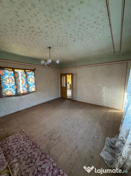 Casă cu 3 camere cu Teren 2500 Mp în Șindrești