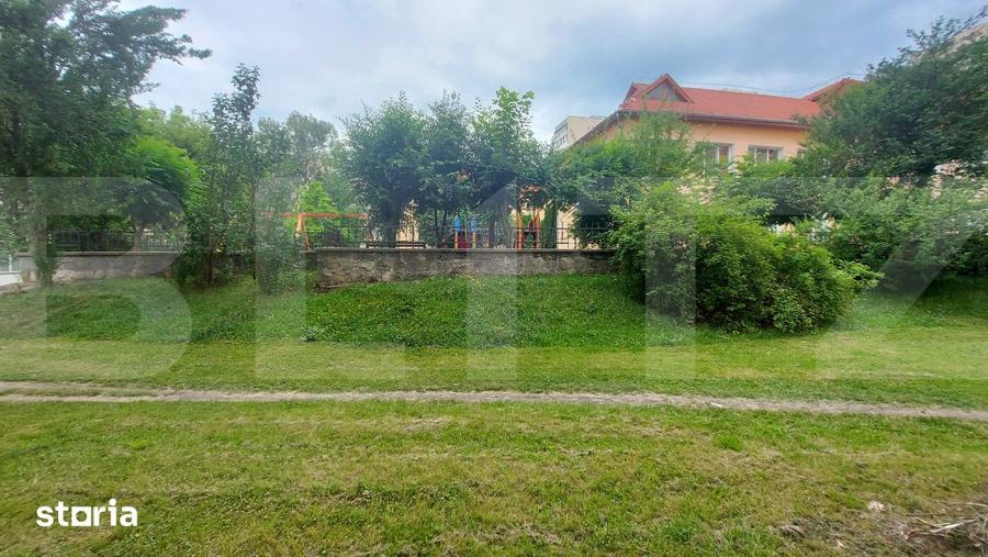 Apartament cu 3 camere semidecomandat în Simeria