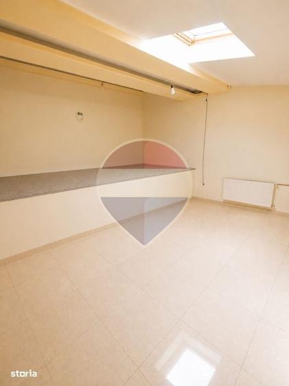 Casă cu 4 camere cu Teren 750 Mp în Fundeni