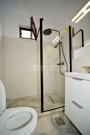 Casă individuală cu 4 camere cu Canalizare în Tătărași