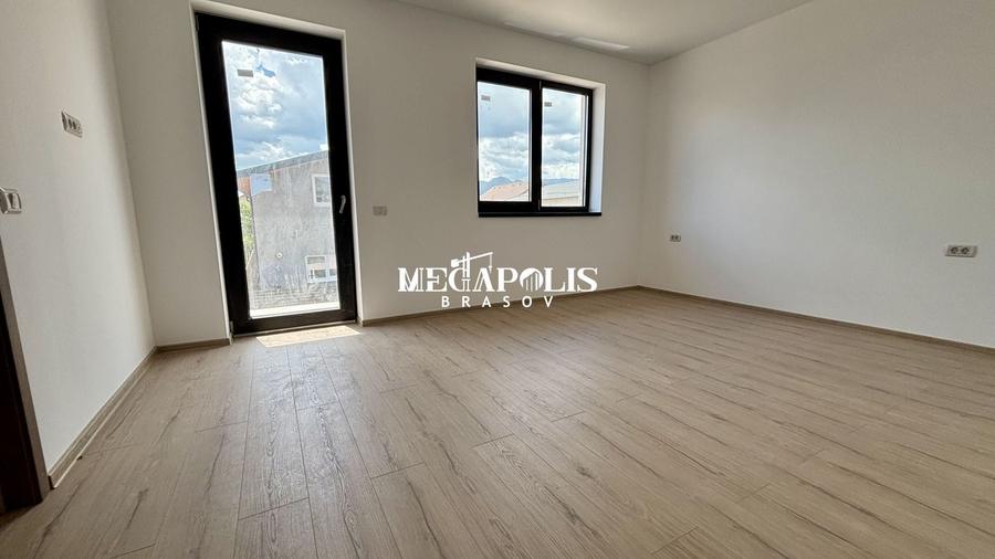 Duplex cu 4 camere cu Canalizare în Tărlungeni