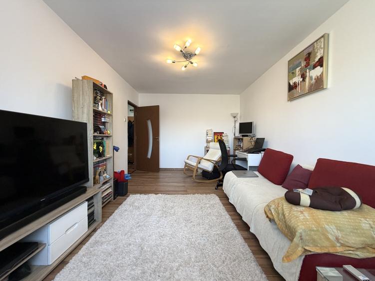 Apartament cu 2 camere decomandat, mobilat în Aradului