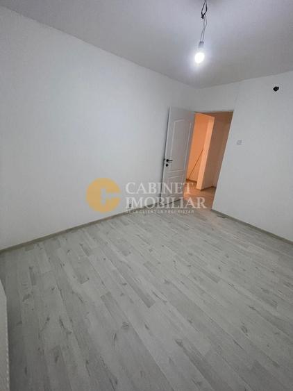 Apartament cu 3 camere decomandat în Tomești