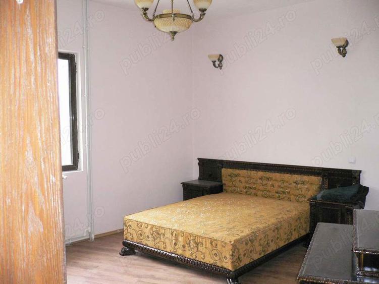 Casă cu Teren 6500 Mp în Central