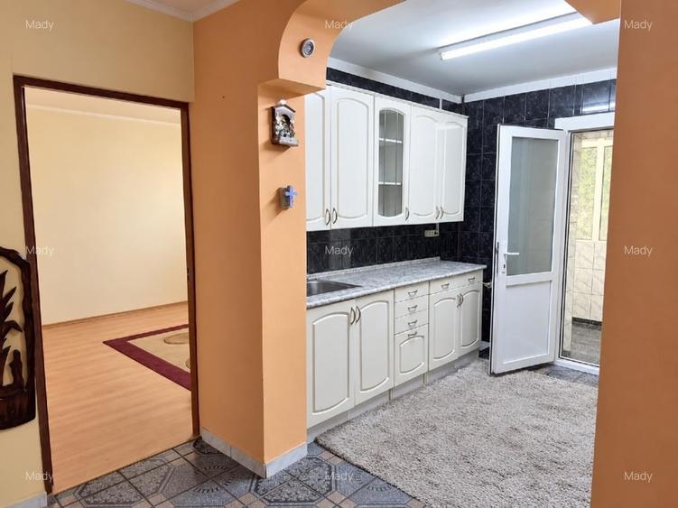 Apartament cu 2 camere decomandat, mobilat în Rahova