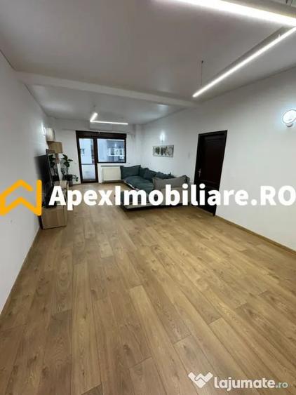 Apartament cu 3 camere semidecomandat în Romană