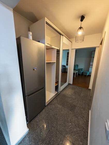 Apartament cu 2 camere decomandat în Bucur Obor