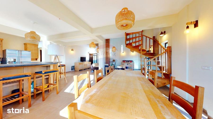 Casă cu 7 camere cu Teren 1672 Mp în Bran