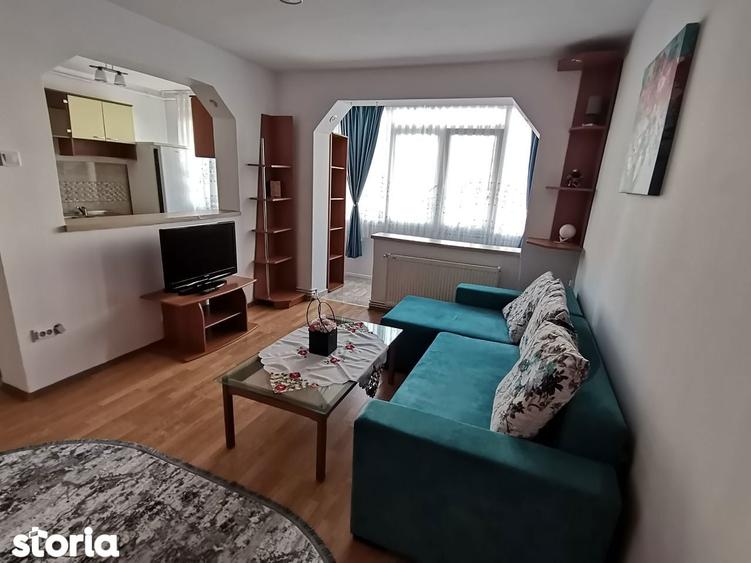Garsonieră decomandată în Central