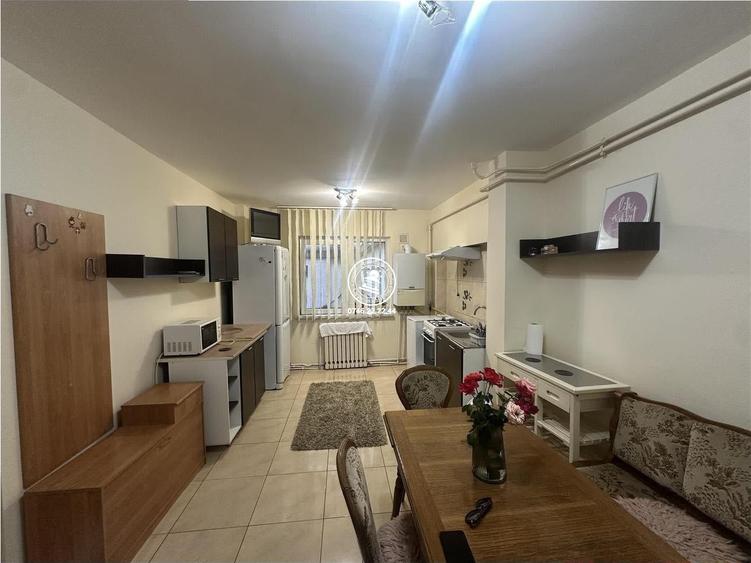 Apartament cu 2 camere decomandat în Central