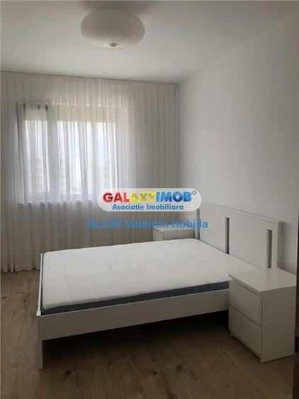 Apartament cu 3 camere semidecomandat, mobilat în Băneasa