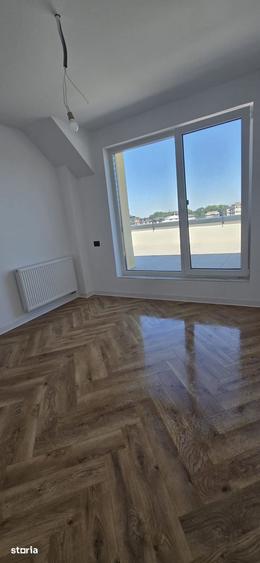 Apartament cu 3 camere în Tractorul
