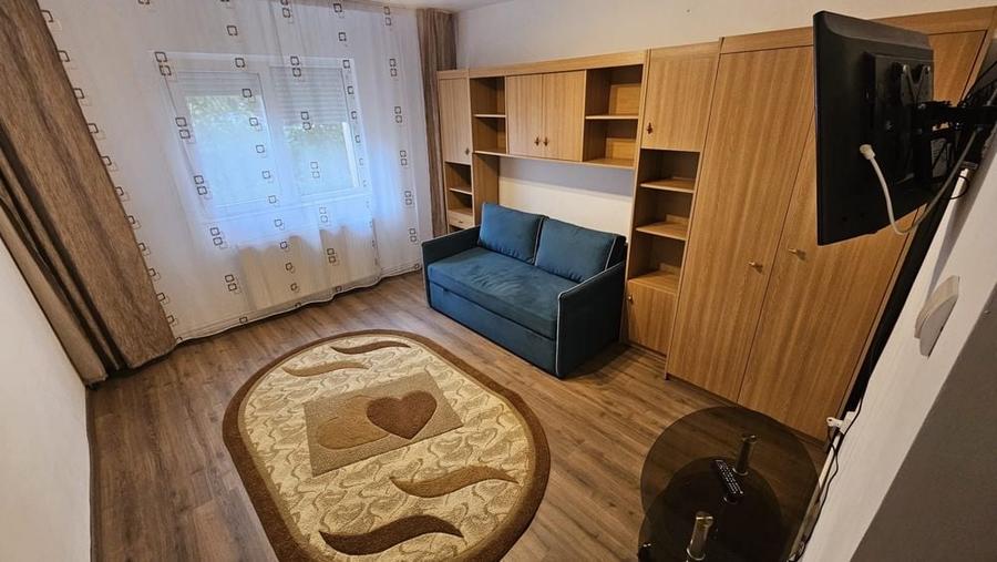 Garsonieră decomandată în Central