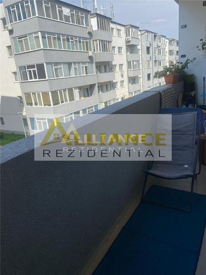 Apartament cu 3 camere decomandat în Berceni