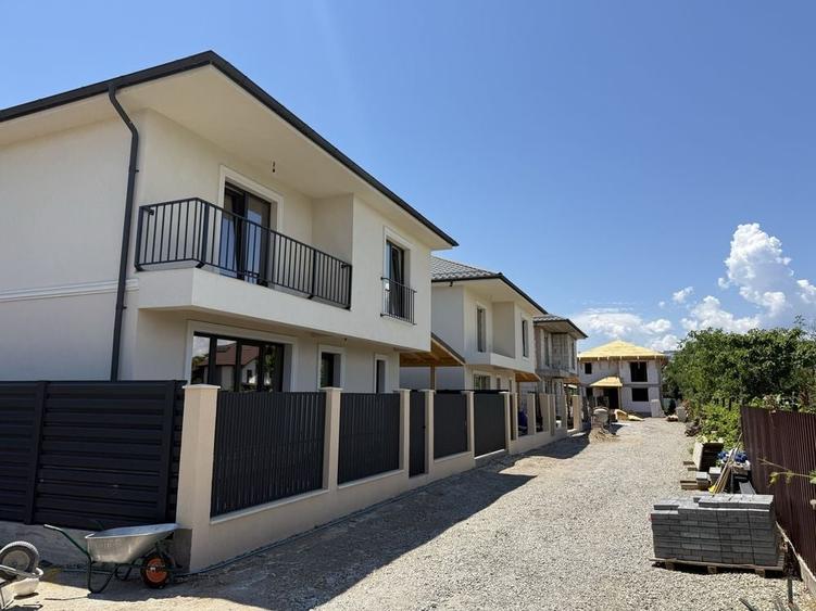 Casă cu 4 camere în Gura Văii