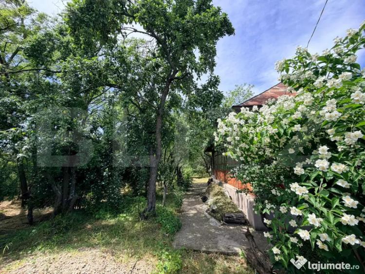 Casă cu 2 camere cu Teren 1192 Mp în Central
