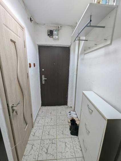 Apartament cu 2 camere semidecomandat, mobilat în Valea Rosie