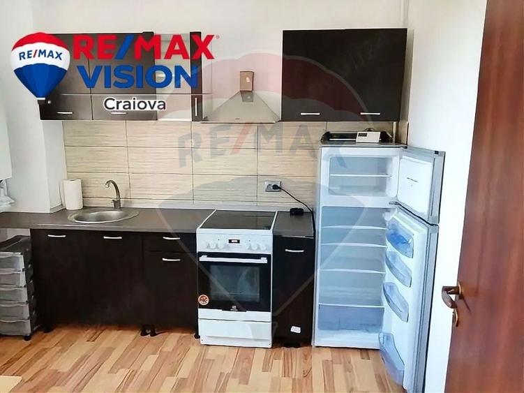 Apartament cu 1 camere de vânzare în zona 1 Mai - 3