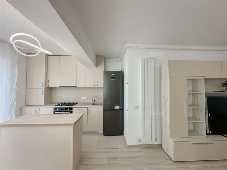 Apartament cu 3 camere decomandat, mobilat în Central