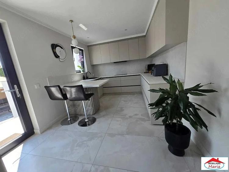 Casă cu Teren 380 Mp în Central