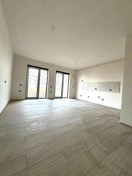 Apartament cu 2 camere decomandat în Plopi
