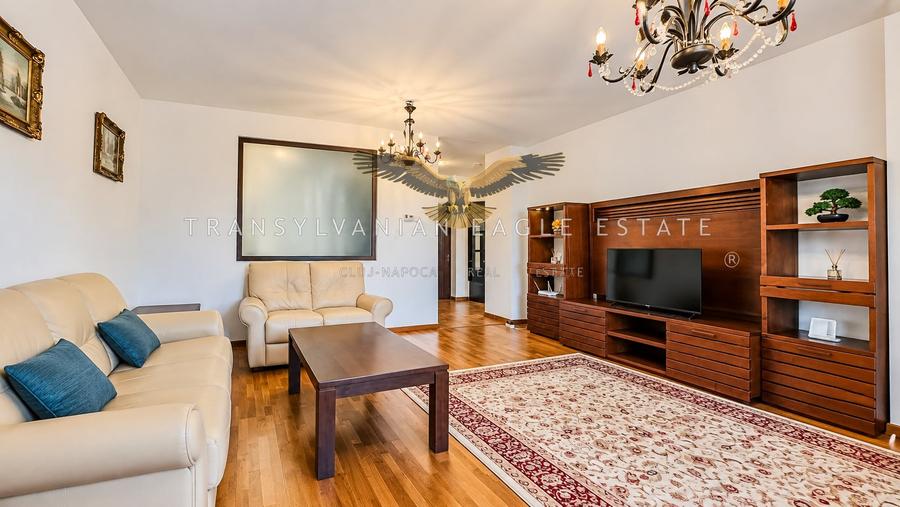 Apartament cu 2 camere decomandat, mobilat în Central
