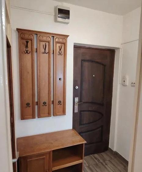 Garsonieră decomandată în Dâmbu Pietros