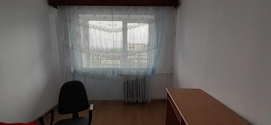 Apartament cu 3 camere decomandat în Gheorghe Doja