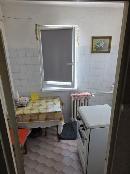Apartament cu 3 camere nedecomandat în Sârbi