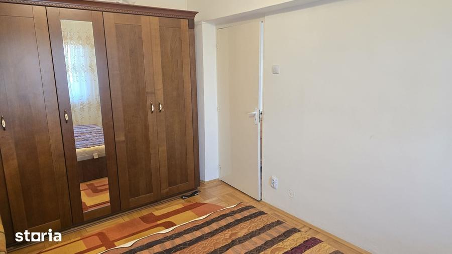Apartament cu 4 camere în Decebal