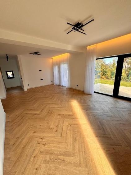 Duplex cu 4 camere cu Canalizare în Domnești