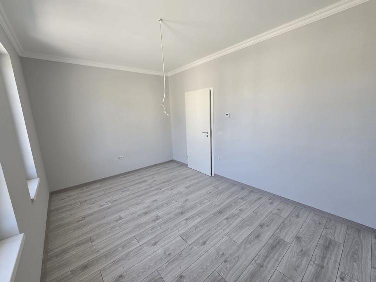 Apartament cu 2 camere decomandat în Girocului