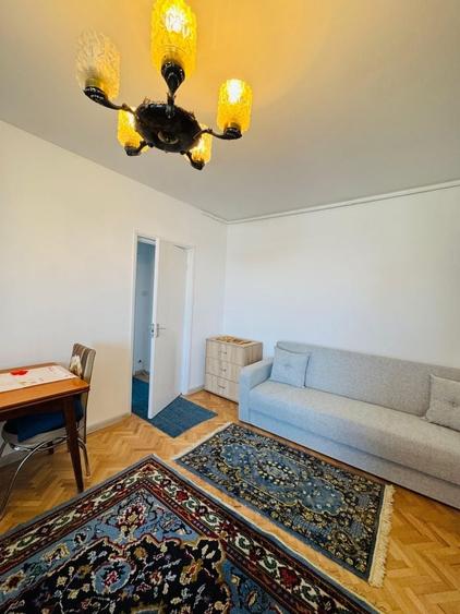 Apartament cu 2 camere semidecomandat în 1 Mai
