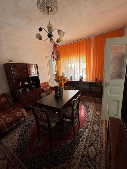 Casă cu 4 camere în Malu