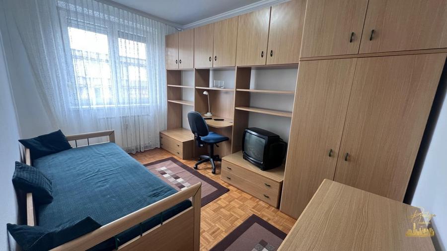 Apartament cu 3 camere decomandat, mobilat în Central