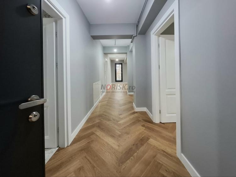 Apartament cu 3 camere decomandat în Aviației