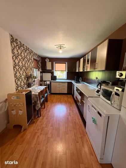 Casă cu 5 camere cu Teren 1300 Mp în Central