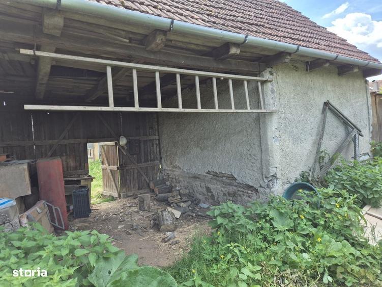 Casă cu 4 camere cu Teren 864 Mp în Bârzava